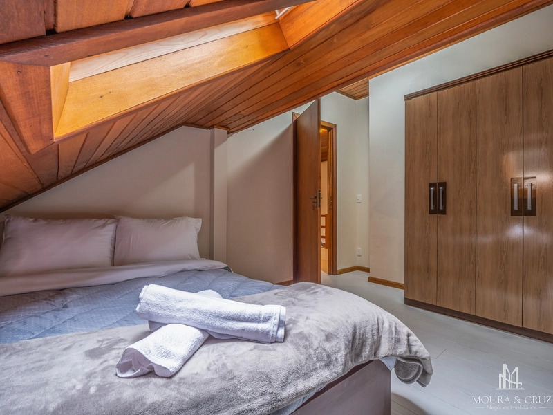 Apartamento cobertura duplex 4 quartos mobiliado no Centro de Gramado: 20ª foto da galeria de imagens do imóvel