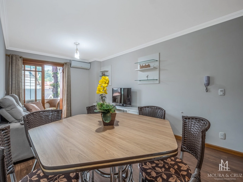 Apartamento cobertura duplex 4 quartos mobiliado no Centro de Gramado: 3ª foto da galeria de imagens do imóvel