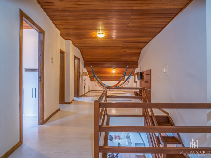 Apartamento cobertura duplex 4 quartos mobiliado no Centro de Gramado: 17ª foto da galeria de imagens do imóvel
