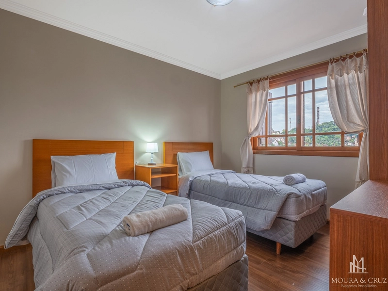 Apartamento cobertura duplex 4 quartos mobiliado no Centro de Gramado: 14ª foto da galeria de imagens do imóvel