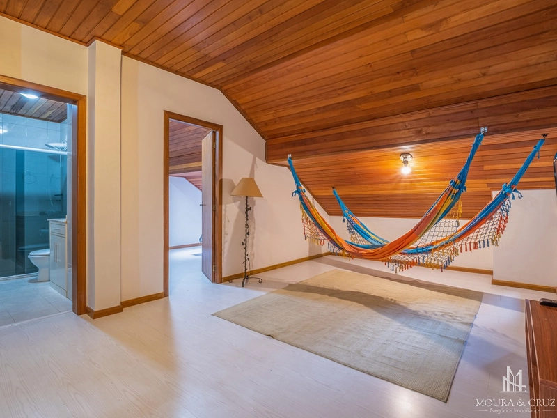 Apartamento cobertura duplex 4 quartos mobiliado no Centro de Gramado: 18ª foto da galeria de imagens do imóvel