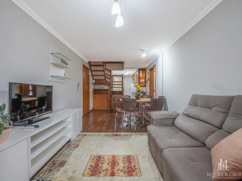 Apartamento cobertura duplex 4 quartos mobiliado no Centro de Gramado: 1ª foto da galeria de imagens do imóvel