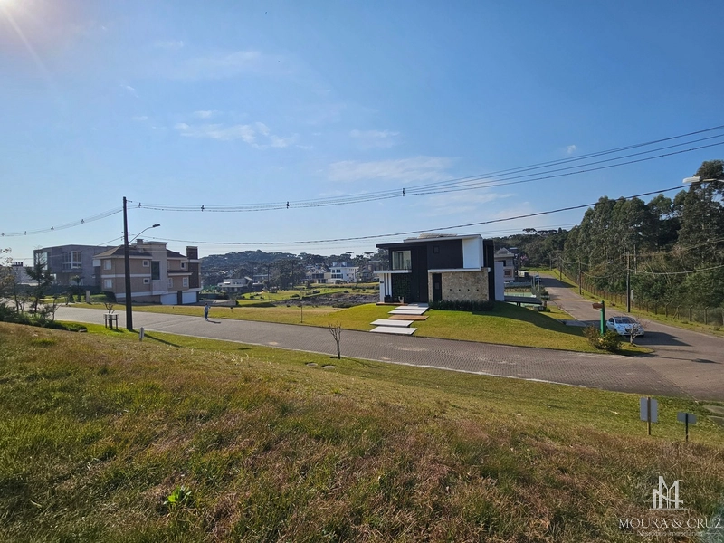 Terreno no Condomínio Altos Pinheiros em Canela: 2ª foto da galeria de imagens do imóvel