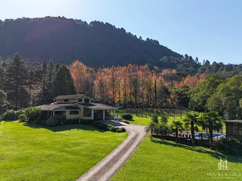 Sítio com casa mobiliada com 4 quartos na Linha 28 em Gramado: 2ª foto da galeria de imagens do imóvel