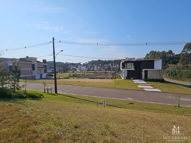 Terreno no Condomínio Altos Pinheiros em Canela: 2ª foto da galeria de imagens do imóvel