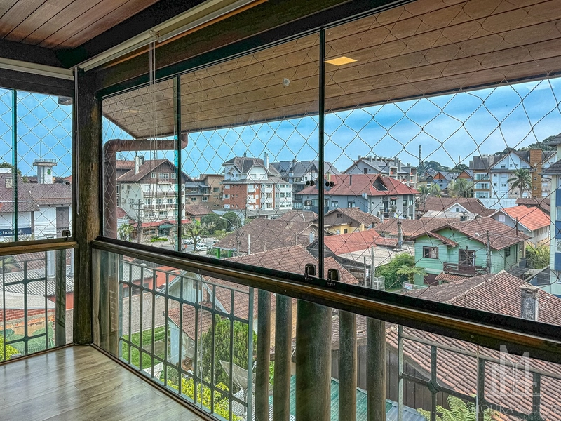 Apartamento Cobertura 4 quartos mobiliado no Centro de Gramado: 4ª foto da galeria de imagens do imóvel