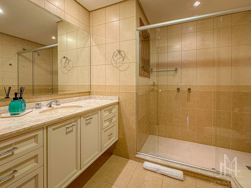 Apartamento Cobertura 4 quartos mobiliado no Centro de Gramado: 25ª foto da galeria de imagens do imóvel