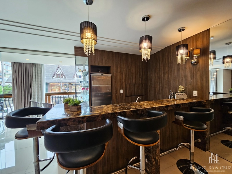 Apartamento mobiliado 4 quartos no Centro de Gramado: 7ª foto da galeria de imagens do imóvel