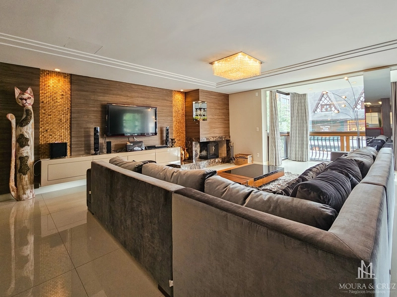 Apartamento mobiliado 4 quartos no Centro de Gramado: 1ª foto da galeria de imagens do imóvel