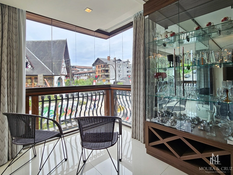 Apartamento mobiliado 4 quartos no Centro de Gramado: 6ª foto da galeria de imagens do imóvel