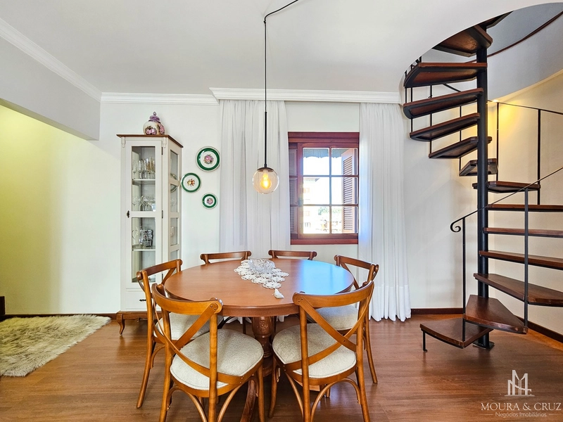 Apartamento 3 quartos mobiliado no Centro de Gramado: 3ª foto da galeria de imagens do imóvel