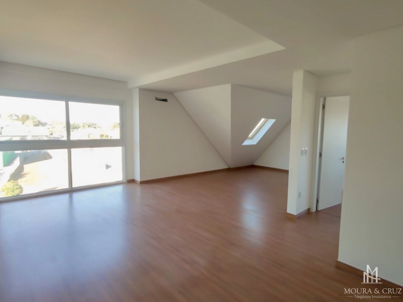 Apartamento cobertura 4 quartos na Av Central em Gramado: 2ª foto da galeria de imagens do imóvel