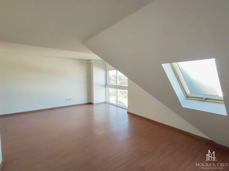 Apartamento cobertura 4 quartos na Av Central em Gramado: 3ª foto da galeria de imagens do imóvel