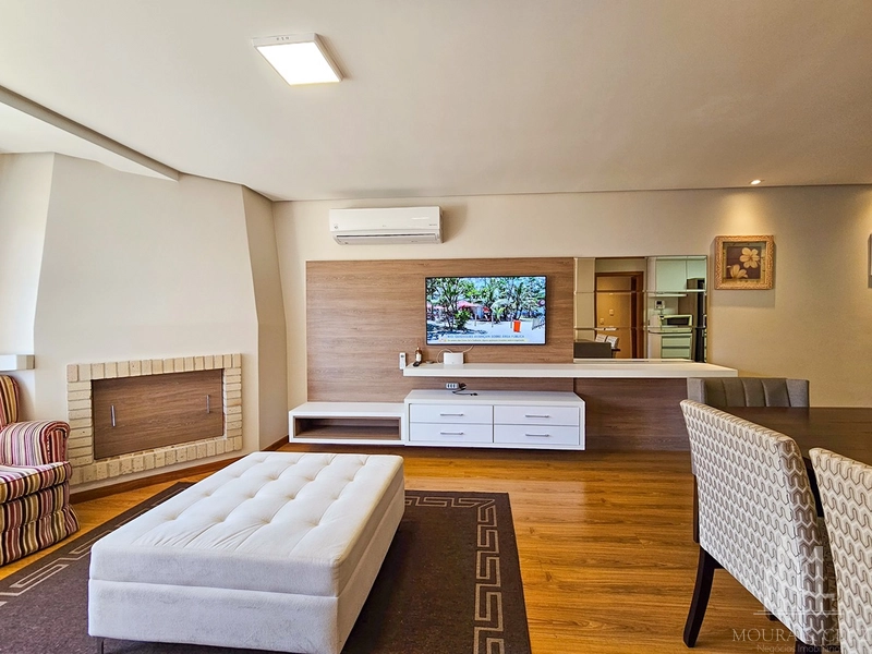 Apartamento Cobertura 4 quartos mobiliado no Centro de Gramado: 2ª foto da galeria de imagens do imóvel