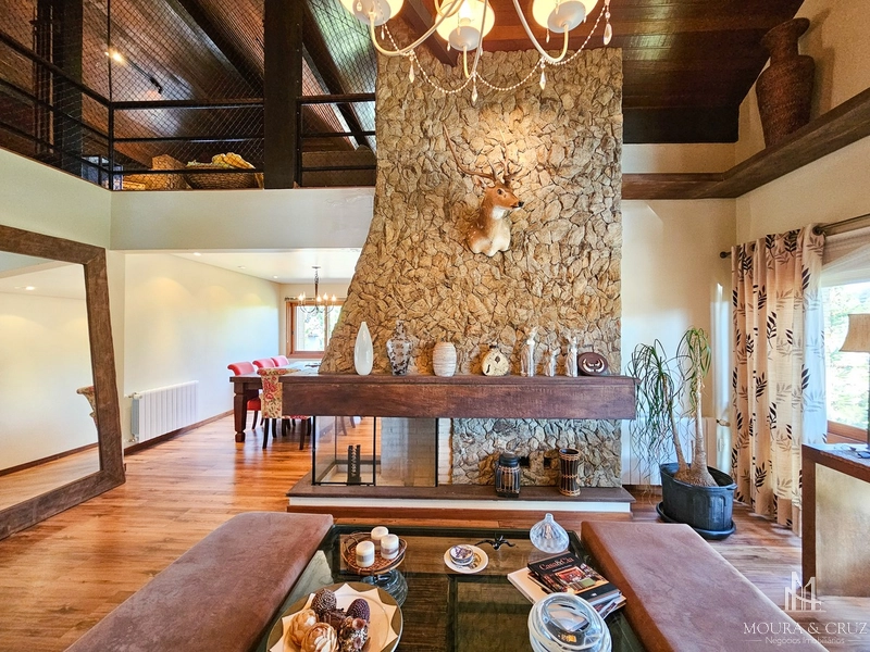 Apartamento Cobertura 4 quartos no Bairro Planalto em Gramado: 2ª foto da galeria de imagens do imóvel