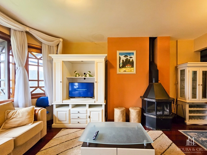 Apartamento 3 quartos mobiliado no centro de Gramado: 1ª foto da galeria de imagens do imóvel