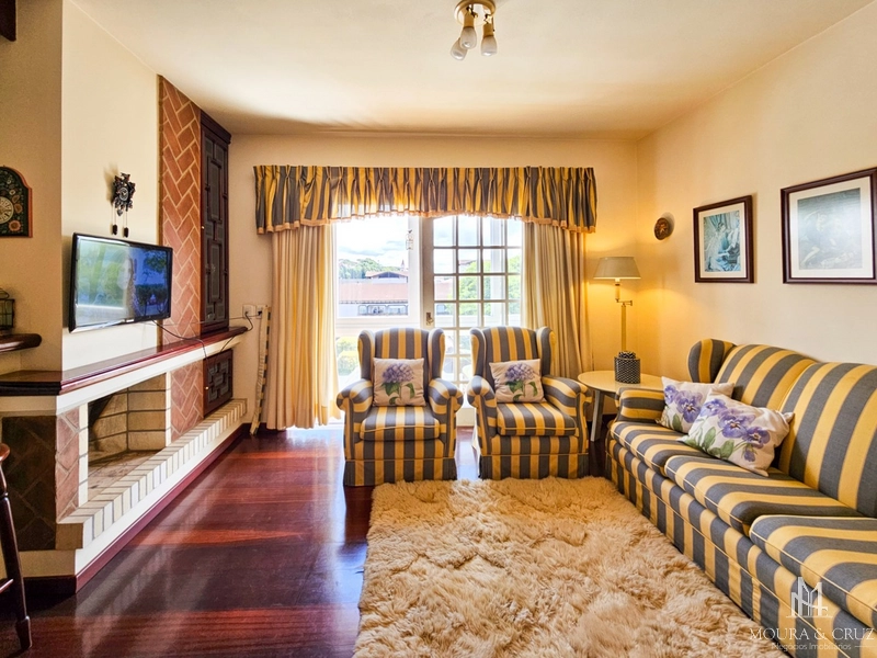 Apartamento 2 quartos mobiliado no Centro de Gramado: 2ª foto da galeria de imagens do imóvel