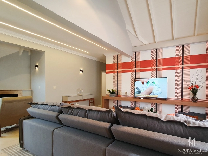 Apartamento cobertura 3 quartos mobiliado no Centro de Gramado: 3ª foto da galeria de imagens do imóvel