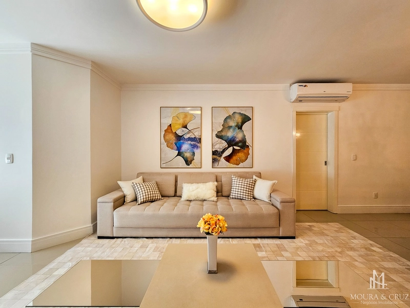 Apartamento 3 quartos mobiliado no Centro de Gramado: 3ª foto da galeria de imagens do imóvel