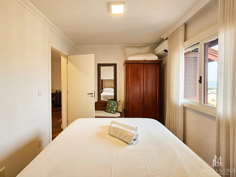 Apartamento Cobertura Duplex 3 quartos mobiliado no centro de Gramado: 11ª foto da galeria de imagens do imóvel