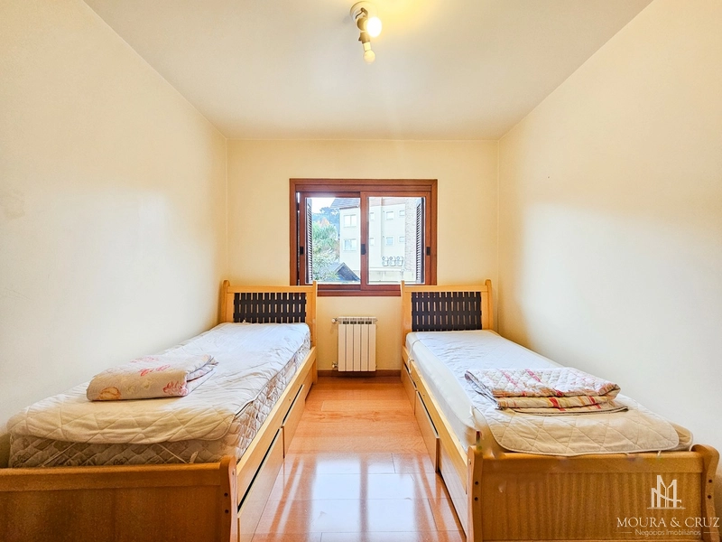 Apartamento 3 quartos mobiliado no Centro de Gramado: 2ª foto da galeria de imagens do imóvel