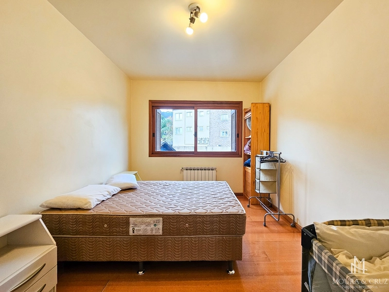 Apartamento 3 quartos mobiliado no Centro de Gramado: 3ª foto da galeria de imagens do imóvel