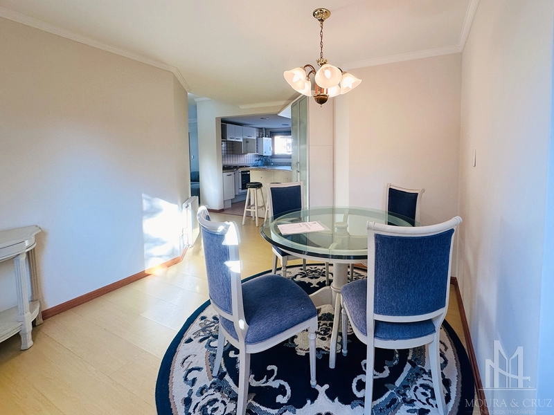 Apartamento 2 quartos semi mobiliado em Gramado: 2ª foto da galeria de imagens do imóvel