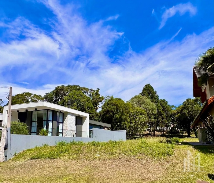 Terreno no Vivendas do Arvoredo em Gramado: 3ª foto da galeria de imagens do imóvel
