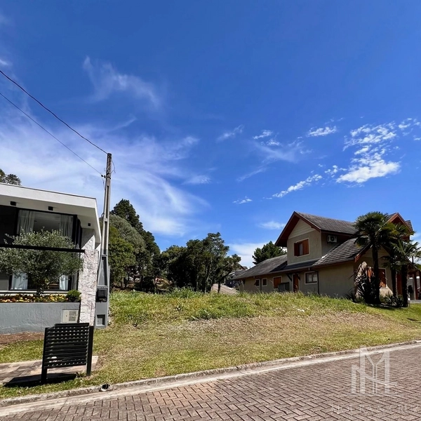 Terreno no Vivendas do Arvoredo em Gramado: 1ª foto da galeria de imagens do imóvel