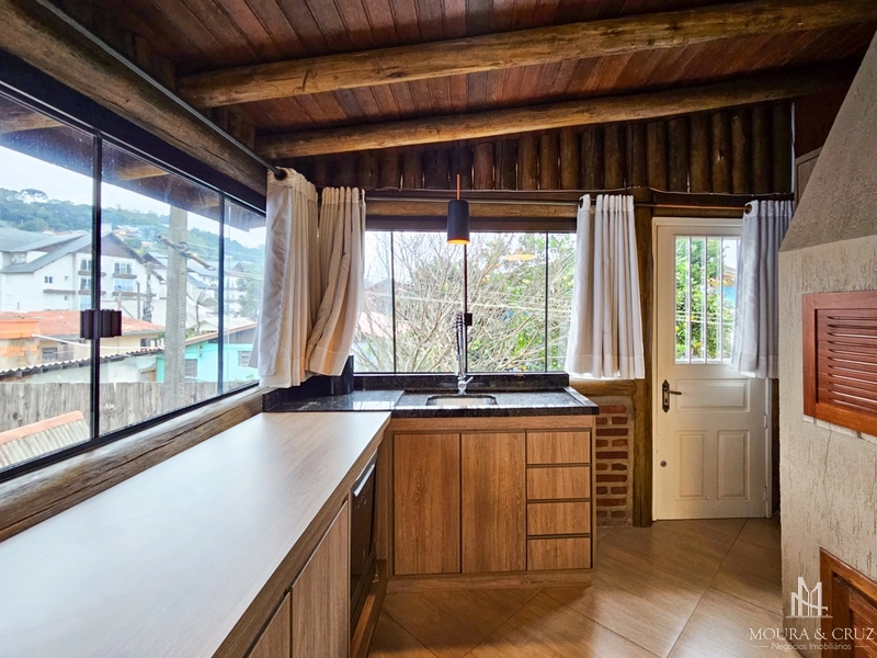 Casa com 3 quartos em Gramado: 13ª foto da galeria de imagens do imóvel