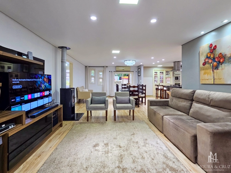 Casa com 3 quartos em Gramado: 3ª foto da galeria de imagens do imóvel