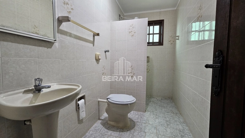 Casa na Rainha do Mar uma quadra do mar!: 2ª foto da galeria de imagens do imóvel