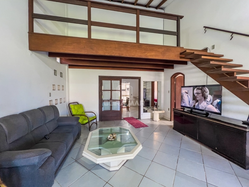 Linda Casa à Venda em Xangri-lá - Bairro Remanso: 1ª foto da galeria de imagens do imóvel