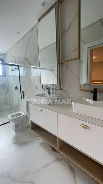 Sobrado com uma localização privilegiada!: 1ª foto da galeria de imagens do imóvel