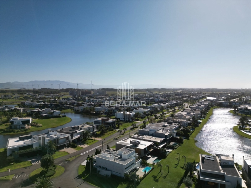Linda casa com vista para o lago, infraestrutura completa.: 15ª foto da galeria de imagens do imóvel