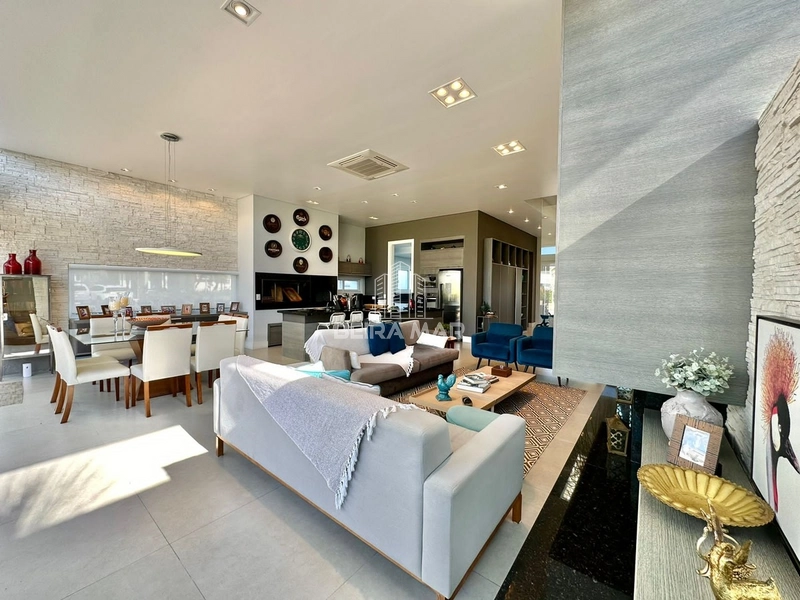 Linda casa com vista para o lago, infraestrutura completa.: 6ª foto da galeria de imagens do imóvel