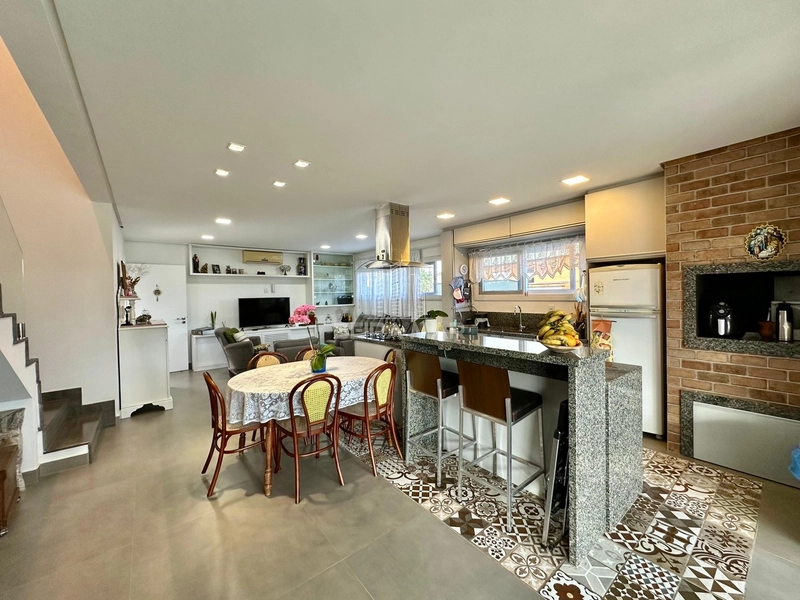 Sobrado de alto padrão, beira lago!: 5ª foto da galeria de imagens do imóvel