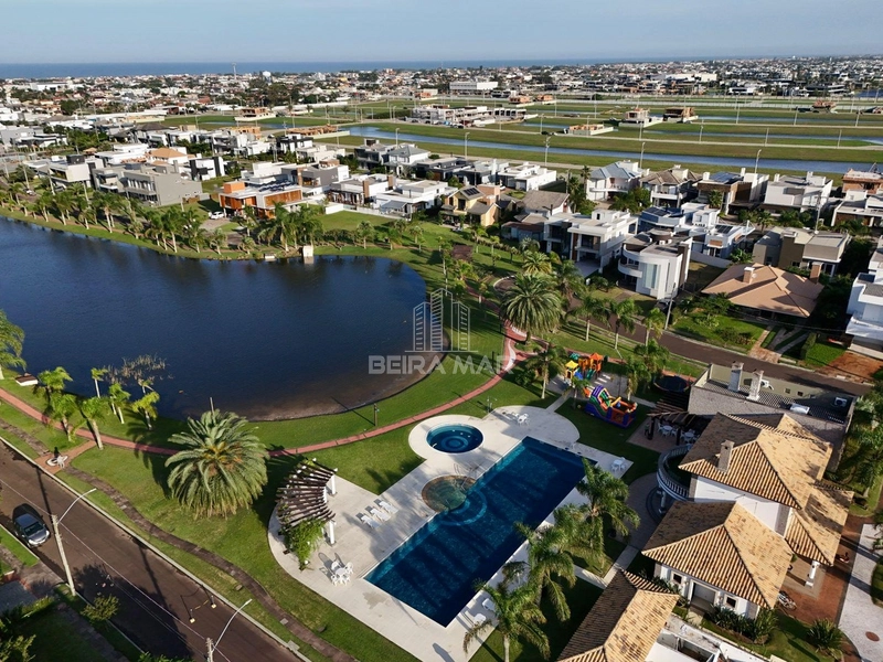 Sobrado de alto padrão, beira lago!: 3ª foto da galeria de imagens do imóvel