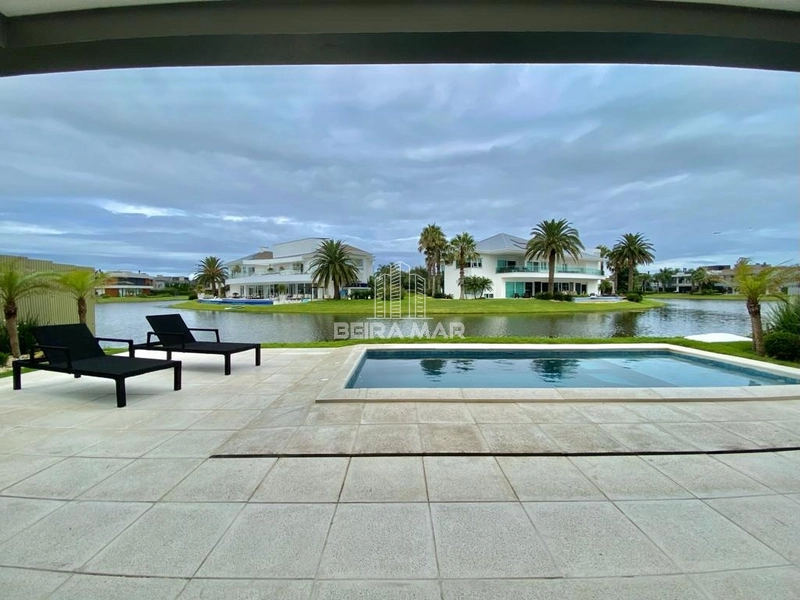 Fantástico sobrado decorado beira lago, impecável.: 22ª foto da galeria de imagens do imóvel