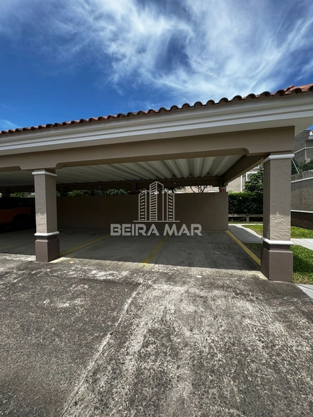 Casa no Condomínio Villas Resort de esquina!: 1ª foto da galeria de imagens do imóvel
