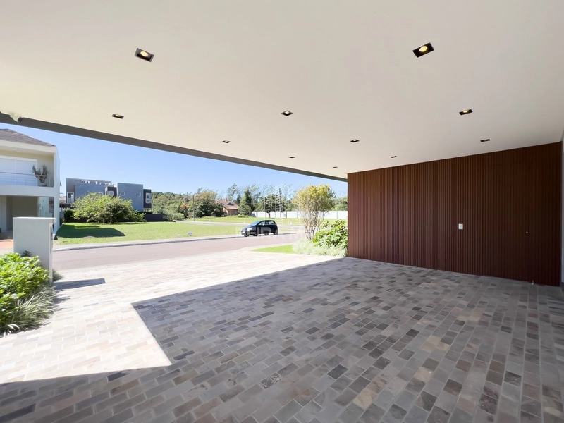 Luxuosa e Moderna: 2ª foto da galeria de imagens do imóvel