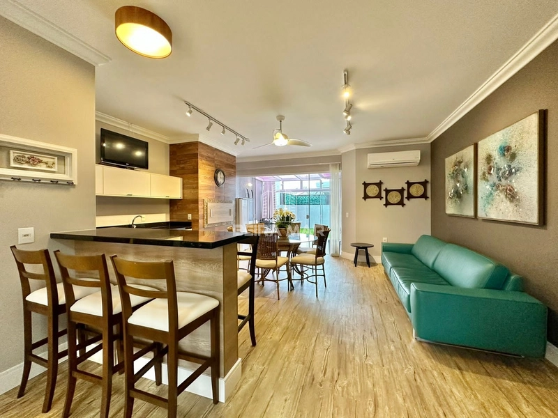 Casa térrea próxima ao mar: 2ª foto da galeria de imagens do imóvel
