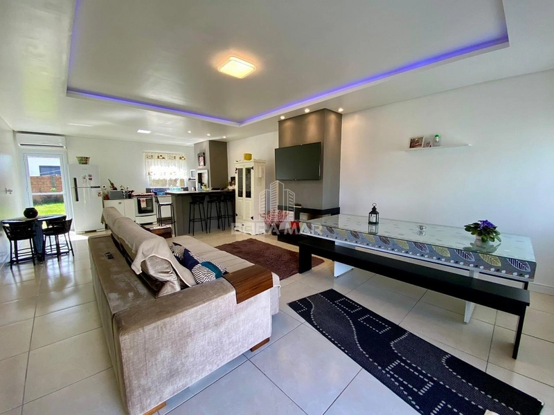 CASA COM 3DORM EM XANGRI-LÁ: 2ª foto da galeria de imagens do imóvel