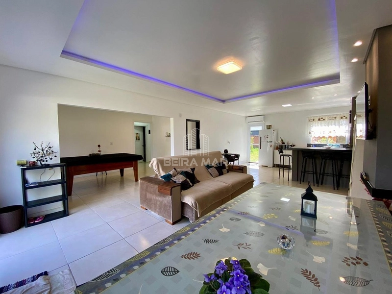 CASA COM 3DORM EM XANGRI-LÁ: 3ª foto da galeria de imagens do imóvel