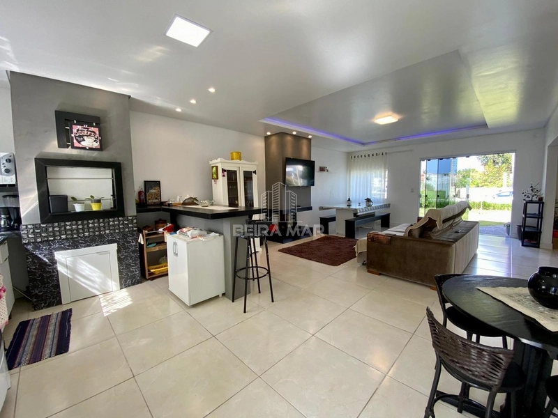 CASA COM 3DORM EM XANGRI-LÁ: 8ª foto da galeria de imagens do imóvel