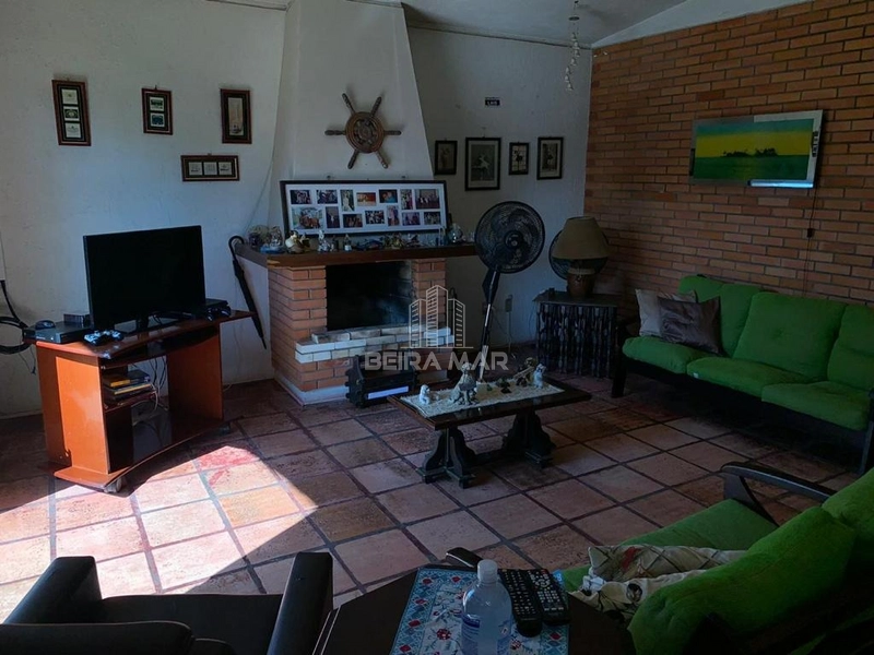 Casa Exclusiva à Venda em Xangri-Lá – Espaço, Conforto e Lazer: 2ª foto da galeria de imagens do imóvel