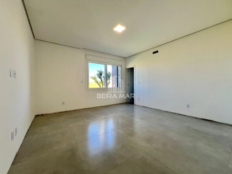 Casa no Condomínio Riviera beira lago!: 4ª foto da galeria de imagens do imóvel