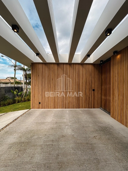Casa nova e sofisticada em Atlântida: 6ª foto da galeria de imagens do imóvel
