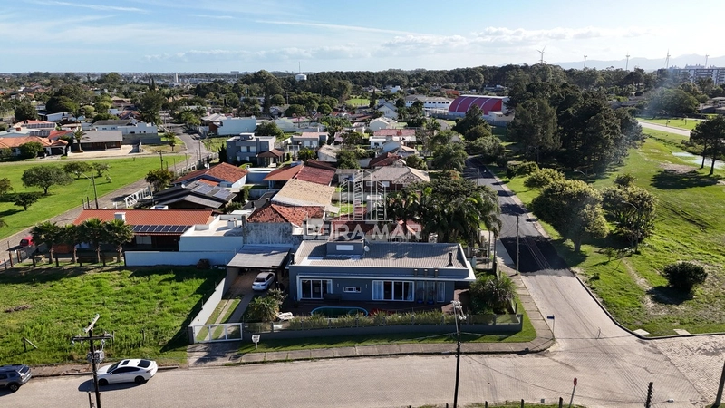 Casa de Esquina em Atlântida: 16ª foto da galeria de imagens do imóvel