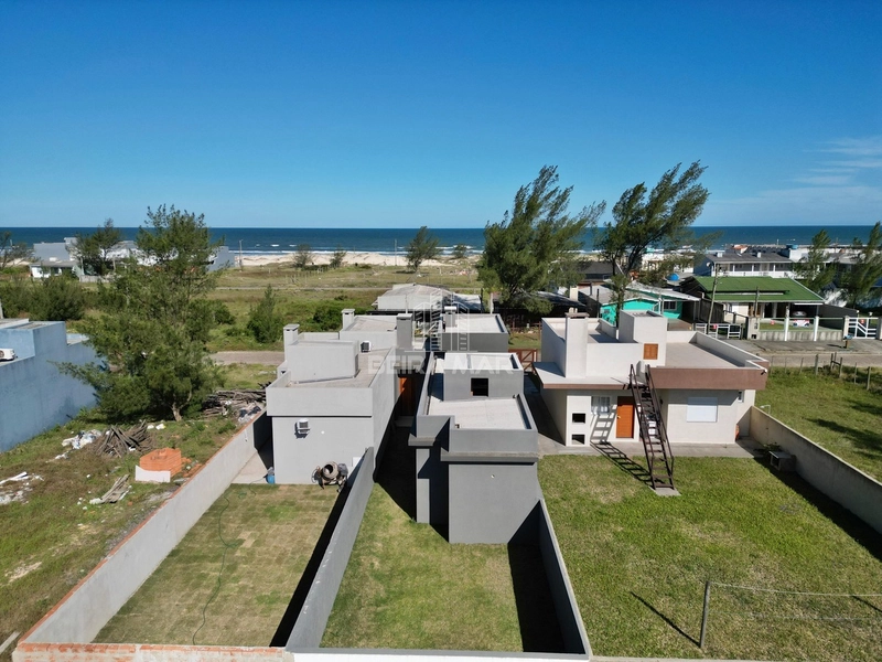 CASA À VENDA NO JARDIM BEIRA MAR, PRÓXIMO AO MAR: 18ª foto da galeria de imagens do imóvel